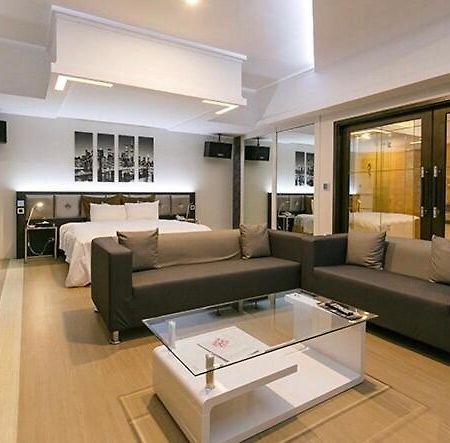 Soho Motel Таоюань Экстерьер фото