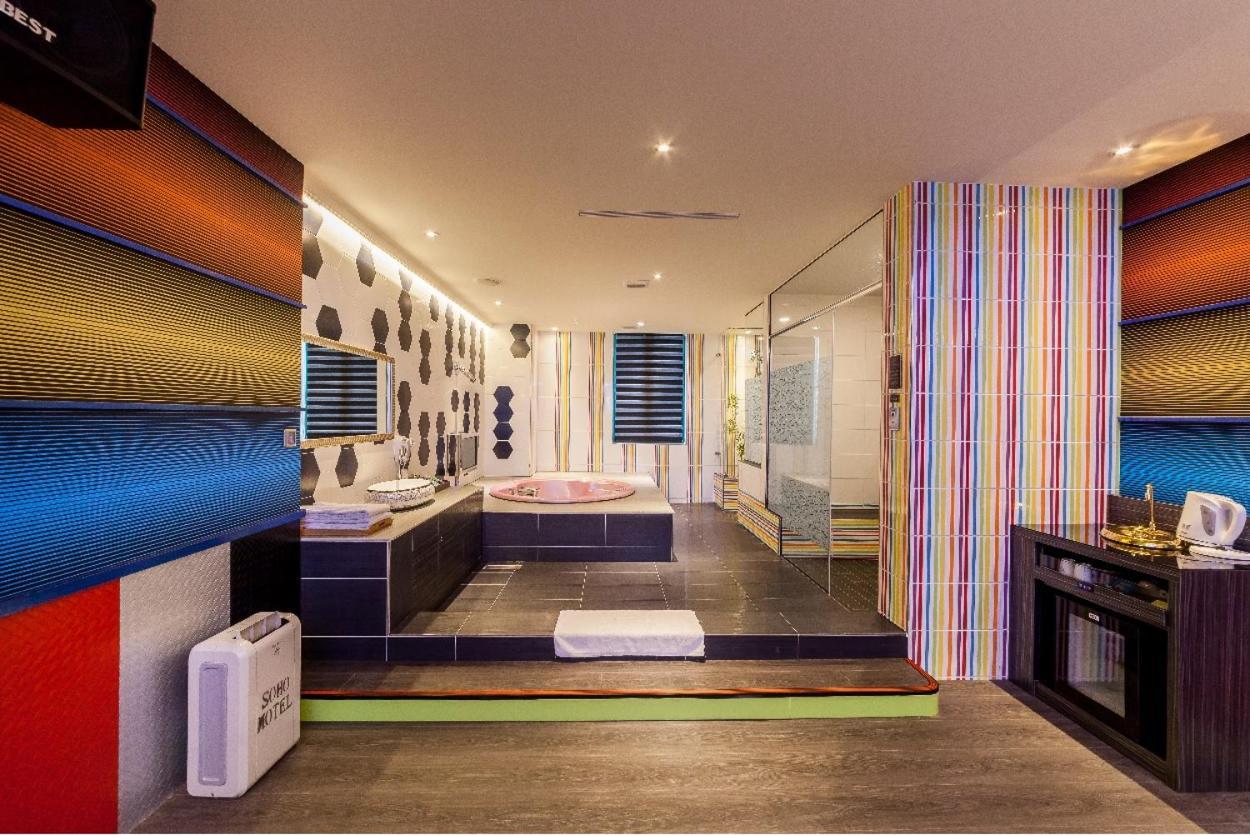 Soho Motel Таоюань Экстерьер фото