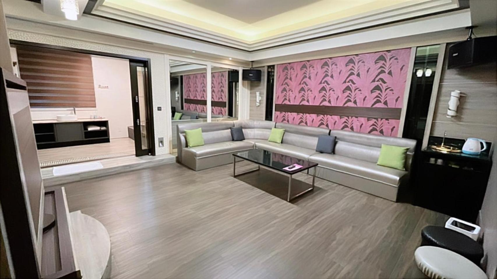Soho Motel Таоюань Экстерьер фото
