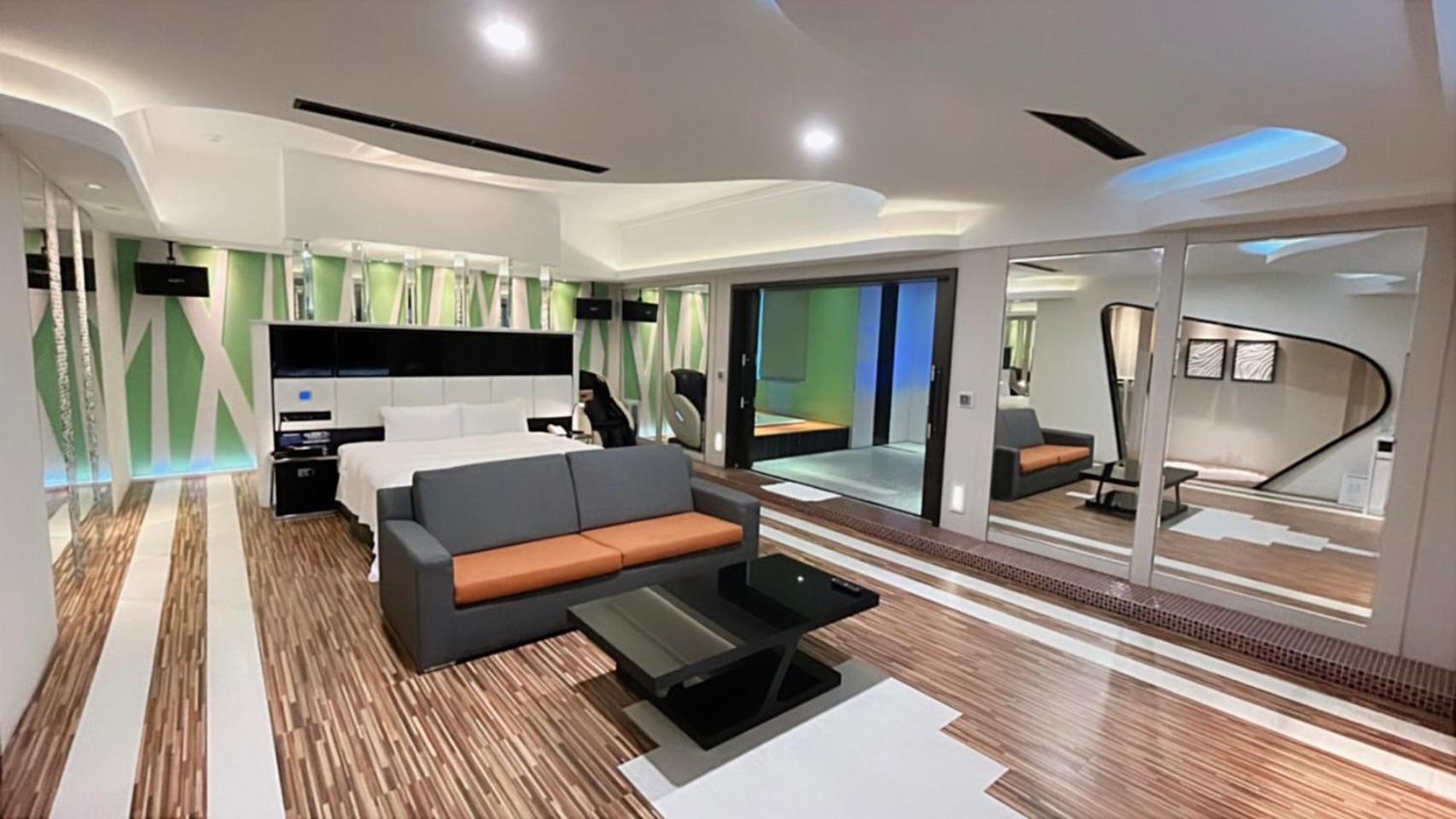 Soho Motel Таоюань Экстерьер фото